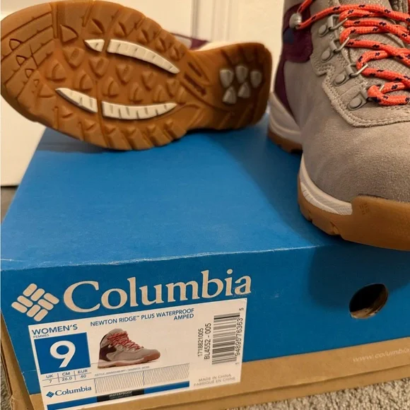 Columbia Women's Hiking Boots NWT - Picture 6 of 7